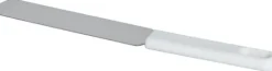 Metallspatel mit Plastikgriff